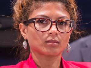 Esposa de Raif Badawi dice que premio Sajarov a su marido es mensaje de esperanza