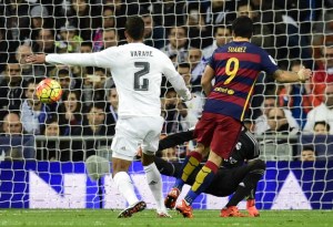 Real Madrid y Barcelona van por la Supercopa en el primer clásico después del retiro de Neymar