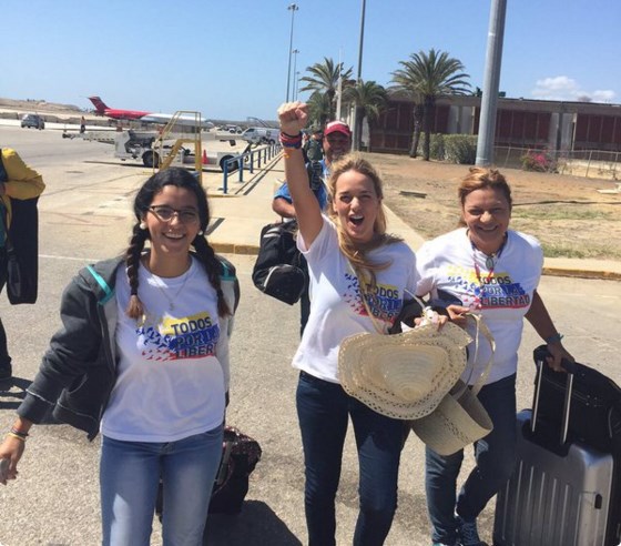 Lilian Tintori fue retenida en aeropuerto de Margarita