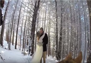 Dejaron que su perro grabara su boda y esto fue lo que sucedió (Video)