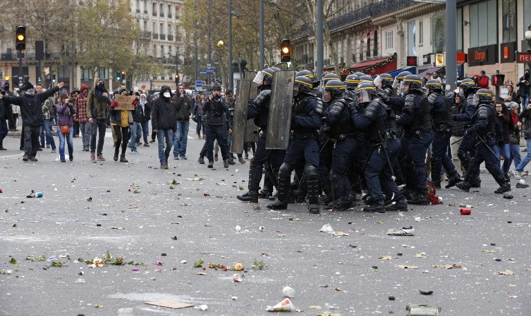 Enfrentamientos entre manifestantes y policía en París, al margen de la COP21