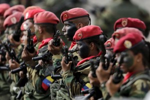 El Gobierno bolivariano amenaza con dar la madre de las batallas si sufre ataque militar