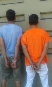 Detenidos dos sujetos que intentaron atracar un establecimiento de comida en Parque Caiza