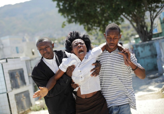 Port-au-Prince, Haití -  estampida  carnaval