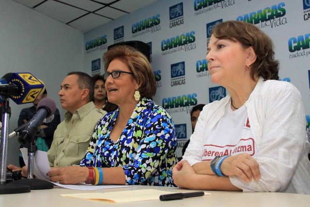 221215.Rueda de Prensa,Helen Fernandez, Mitzi Capriles y Richard Blanco__3