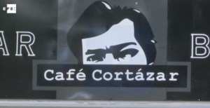 Un sitio para cronopios: conoce el bar que invita a homenajear a Julio Cortázar