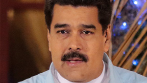 A pesar de regalar de todo antes de las elecciones, Maduro afirma que oposición “compró votos”
