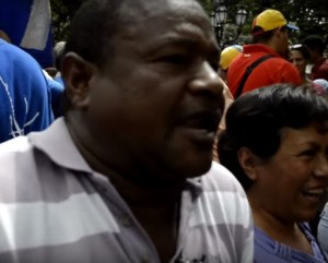 Entre titubeos y respuestas a medias chavistas defienden la revolución (VIDEO)