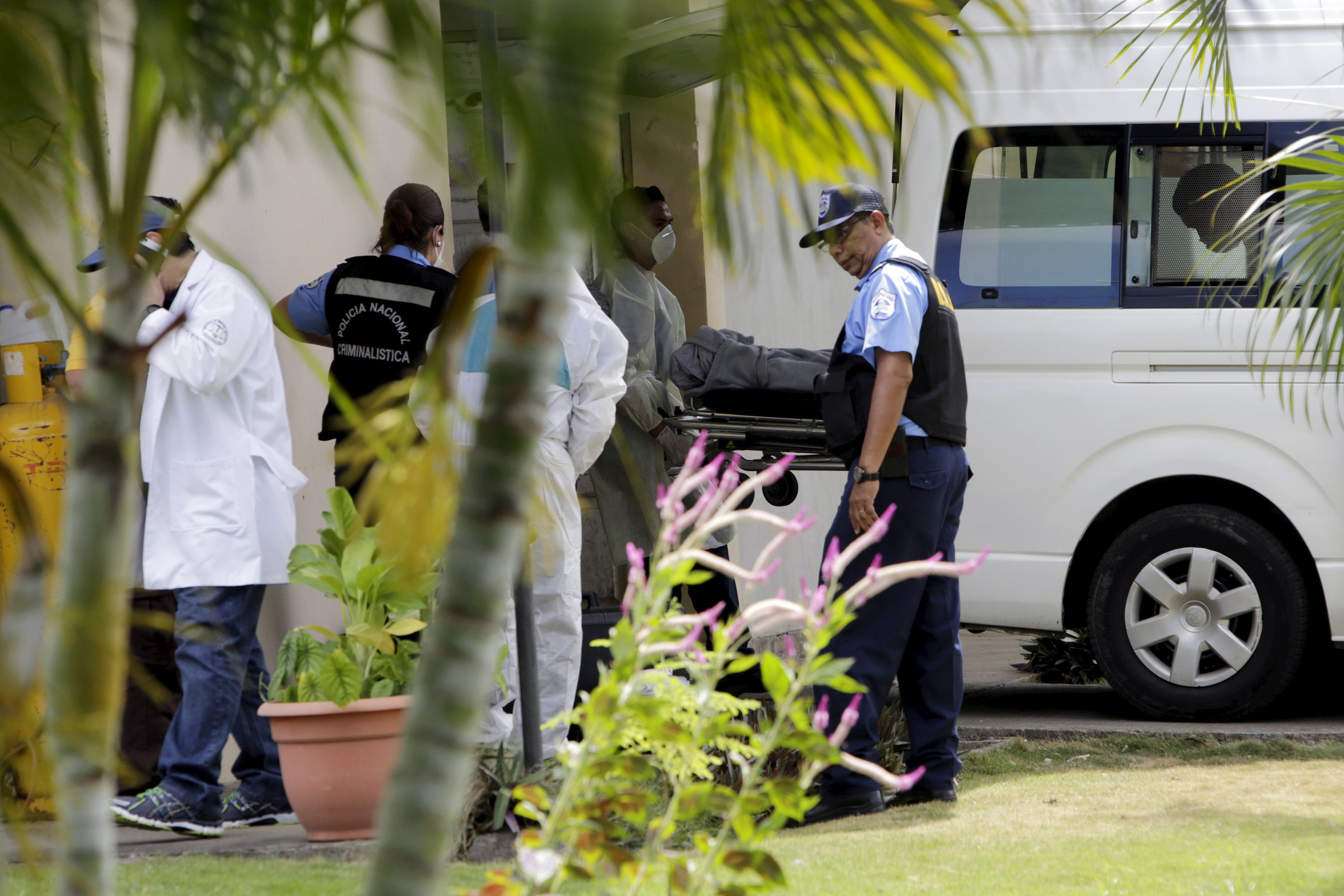 Barco naufragado en Nicaragua zarpó sin permiso naval, dice la Policía