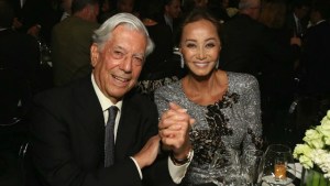 Vargas Llosa dice haber vivido año más feliz de su vida con Isabel Preysler