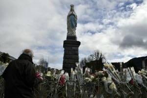 Santuario de Lourdes acoge peregrinación bajo fuertes medidas de seguridad tras atentados
