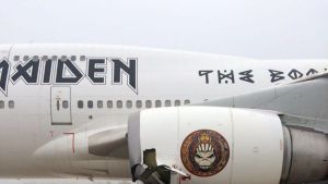 El avión jumbo 747 de Iron Maiden sufre accidente en el aeropuerto de Santiago de Chile