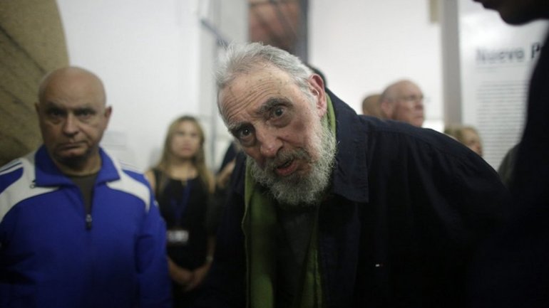 Fidel Castro reaparece en acto público (FOTOS)