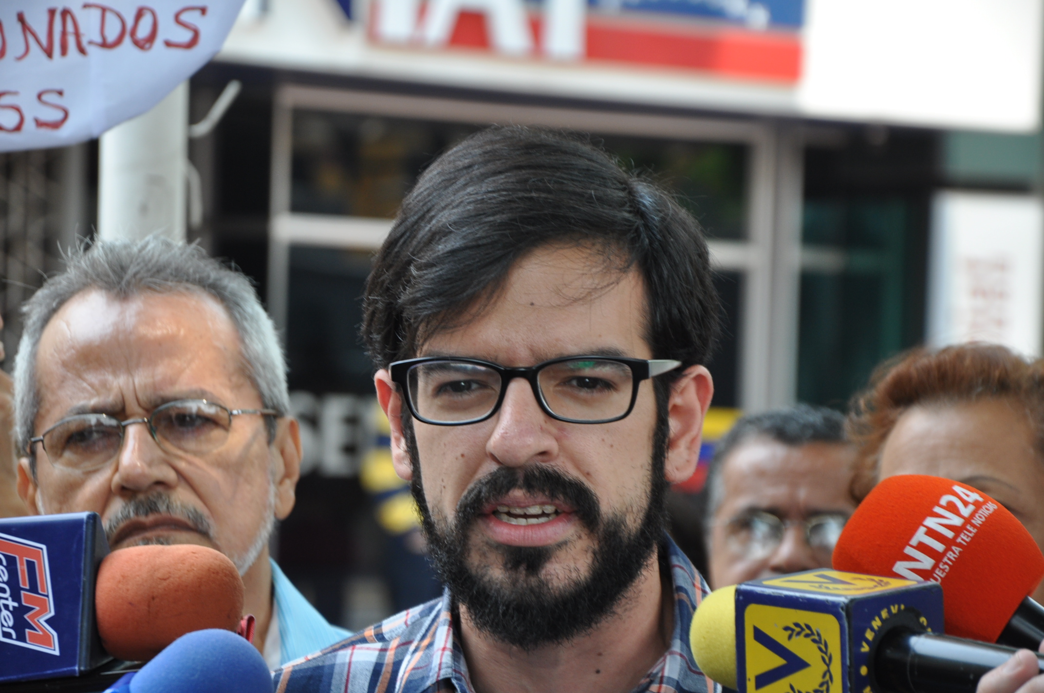 Pizarro: Maduro quiere implicarnos en hechos de violencia para evitar el Revocatorio