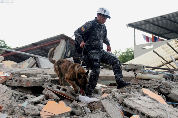 Escena del sismo ocurrido en abril de 2016. AFP PHOTO / ARIEL OCHOA