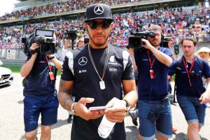 Hamilton presume de su trabajo: Hago más por la F1 que los otros 21 pilotos juntos