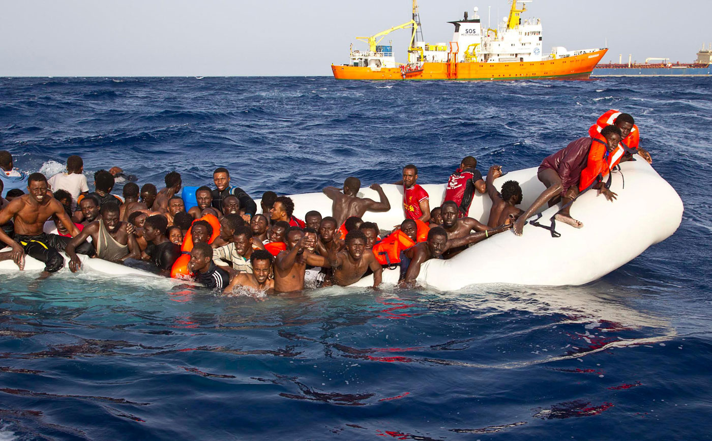 Traficantes arrojaron a un grupo de migrantes a las costas de Yemen