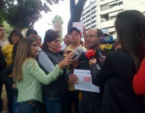 Jorge Millán protesta frente a Corpoelec por racionamiento eléctrico