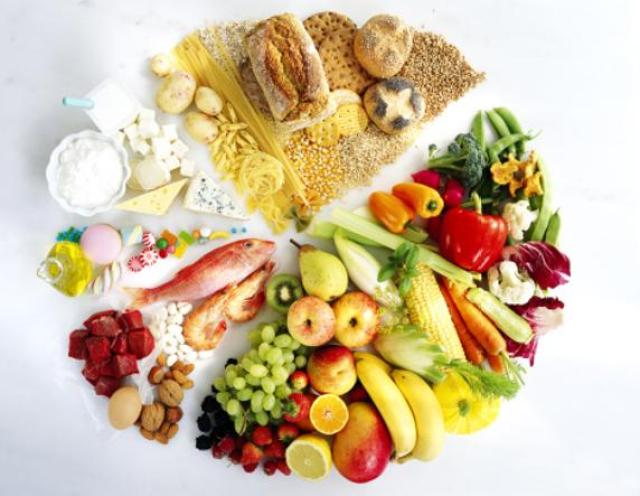 Las calorías varían dentro de cada grupo alimenticio. Foto: Getty Images