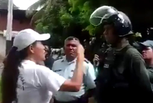 ¡DESGARRADOR!: Las realidades que una madre venezolana le descargó a un GNB (VIDEO)