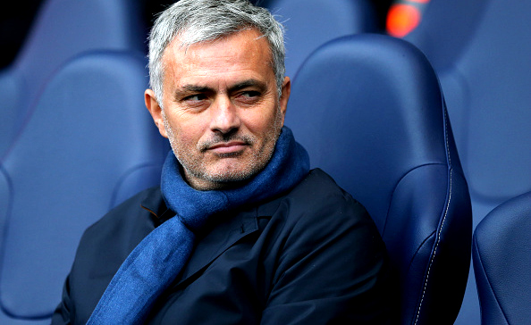 José Mourinho es nombrado nuevo técnico del Manchester United
