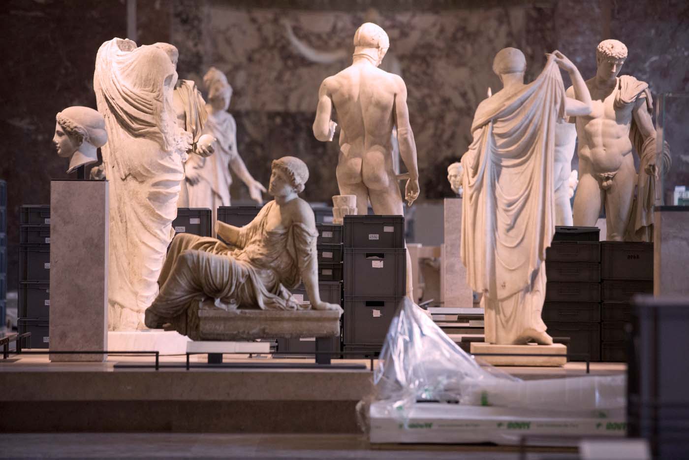 El Louvre salva sus obras de las inundaciones (fotos)