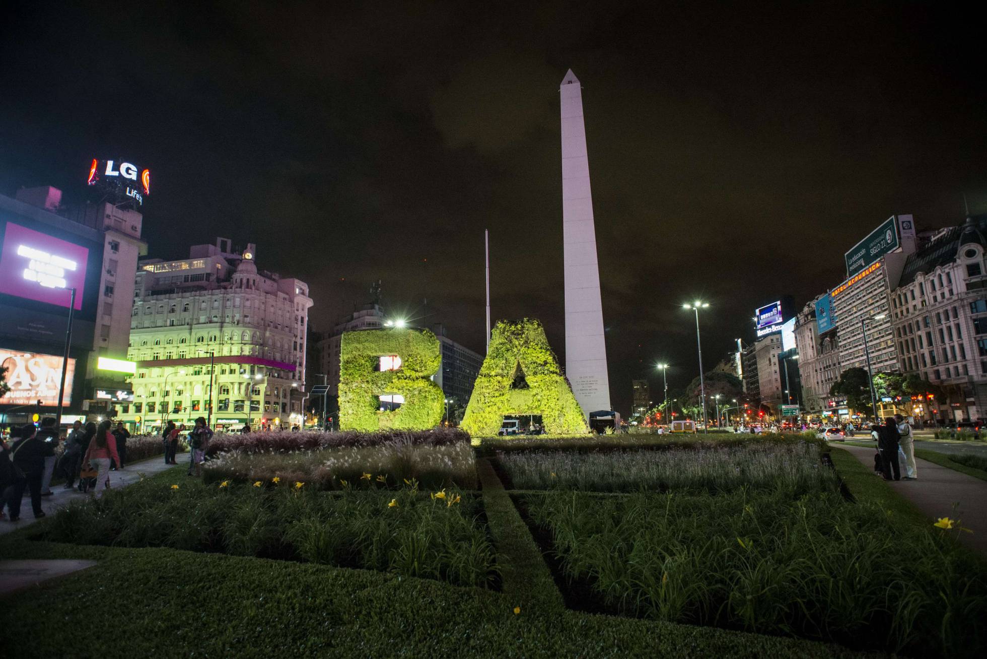 El obelisco de Buenos Aires cumple 80 años