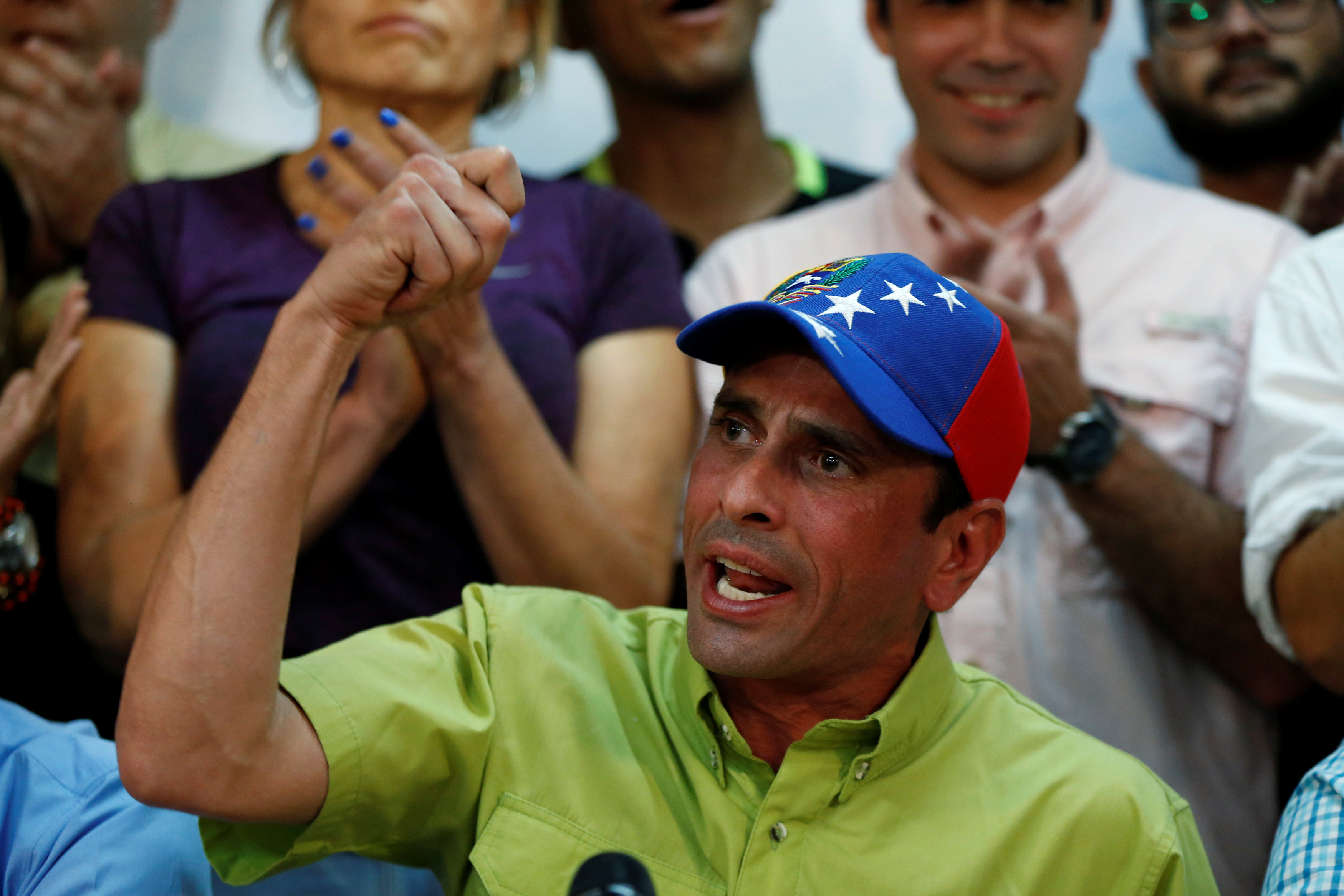 Capriles afirma que el Gobierno quería ayer un muerto en el aeropuerto de Margarita