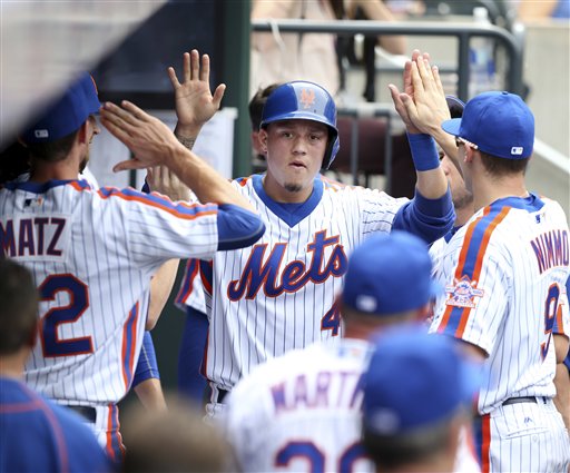 Wilmer Flores le ganó el duelo de batazos a Giancarlo Stanton en lauro de los Mets