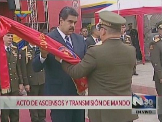 Maduro entregó estandarte a nuevos comandantes de las Regiones de Defensa Integral