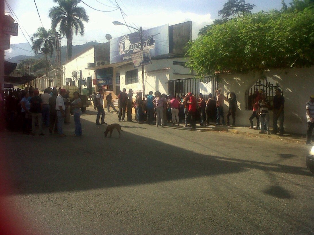 En Pampán protestan frente a la alcaldía por escasez de alimentos y agua #11Jul