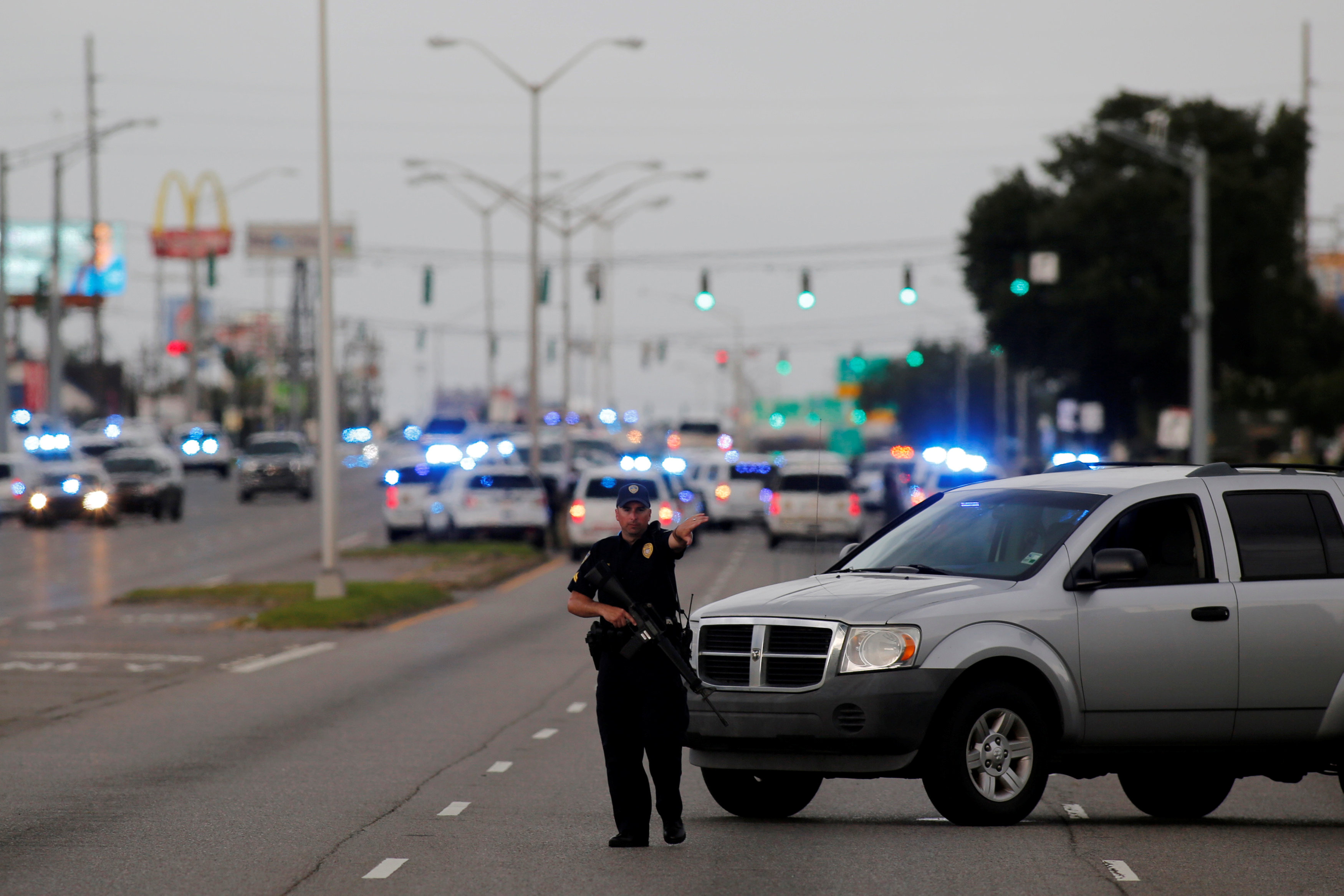 Identifican a ex marine como autor de muerte de 3 policías en Baton Rouge