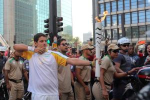 La llama olímpica llega a Sao Paulo a 12 días de los Juegos de Río