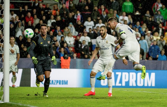 Trondheim 20160809. UEFA Super Cup 2016Real Madrid v Sevilla. Real's Sergio Ramos' 2-2 goal. Ned Alley/NTB Scanpix/via REUTERS ATTENTION EDITORS - THIS IMAGE WAS PROVIDED BY A THIRD PARTY. FOR EDITORIAL USE ONLY. NOT FOR SALE FOR MARKETING OR ADVERTISING CAMPAIGNS. THIS PICTURE IS DISTRIBUTED EXACTLY AS RECEIVED BY REUTERS, AS A SERVICE TO CLIENTS. NORWAY OUT. NO COMMERCIAL OR EDITORIAL SALES IN NORWAY. NO COMMERCIAL SALES.