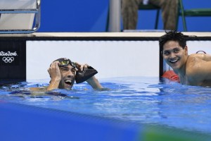 Singapurense Schooling se queda con el oro de los 100m mariposa de Phelps