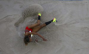 La venezolana Yulimar Rojas pasa a la final del salto triple en #Rio2016