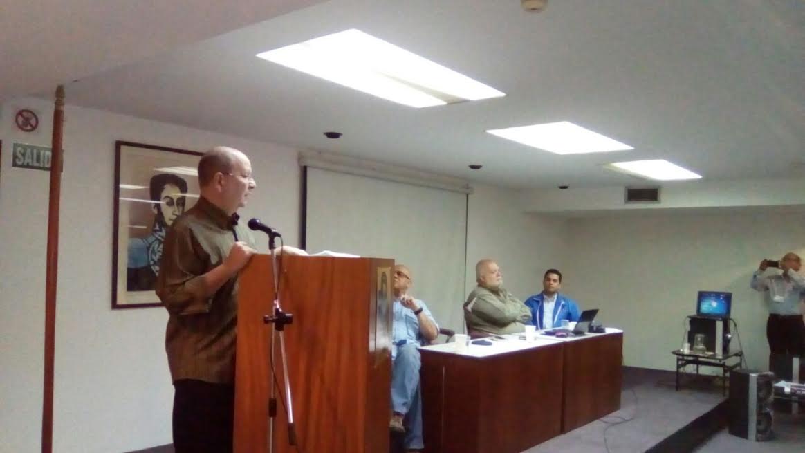 Vicente Díaz propone convertir el 20% de las firmas en el “equivalente” del Revocatorio