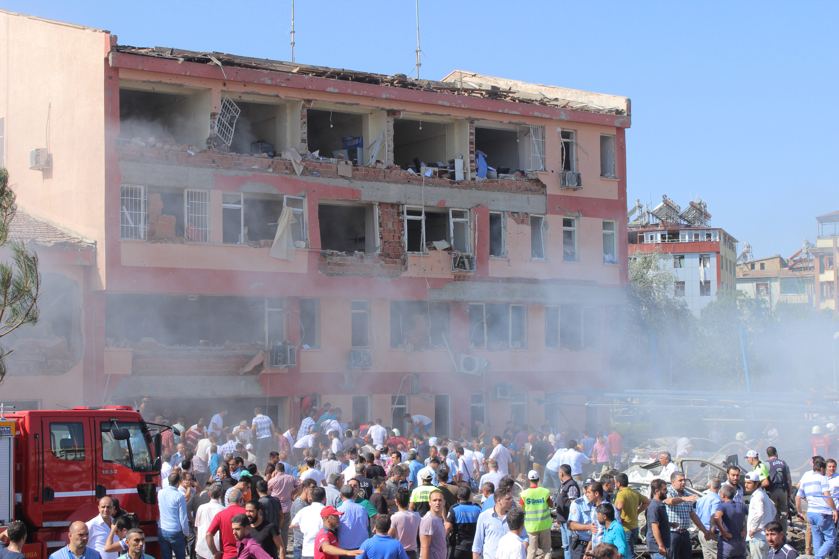 14 muertos y más de 250 heridos tras ataques de guerrilla kurda en Turquía