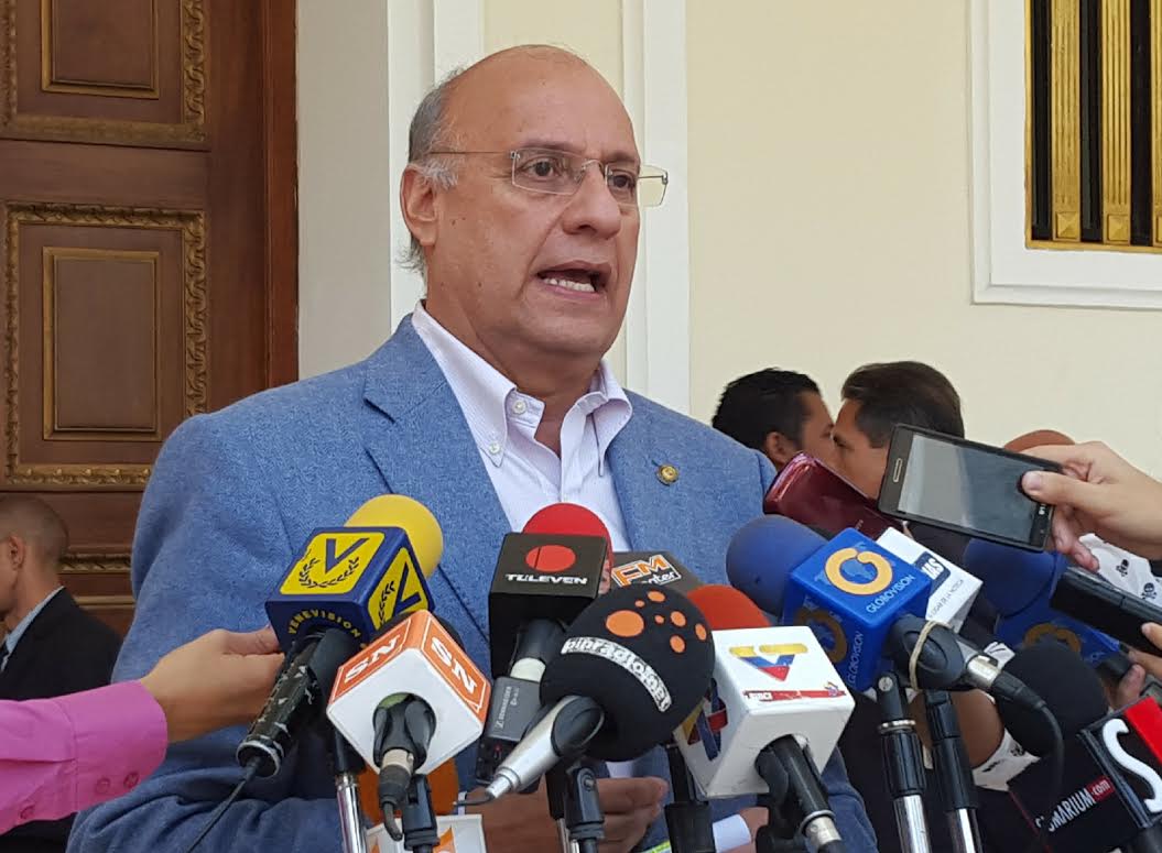 Williams Dávila: Parlasur debatirá amenaza contra parlamentarios venezolanos