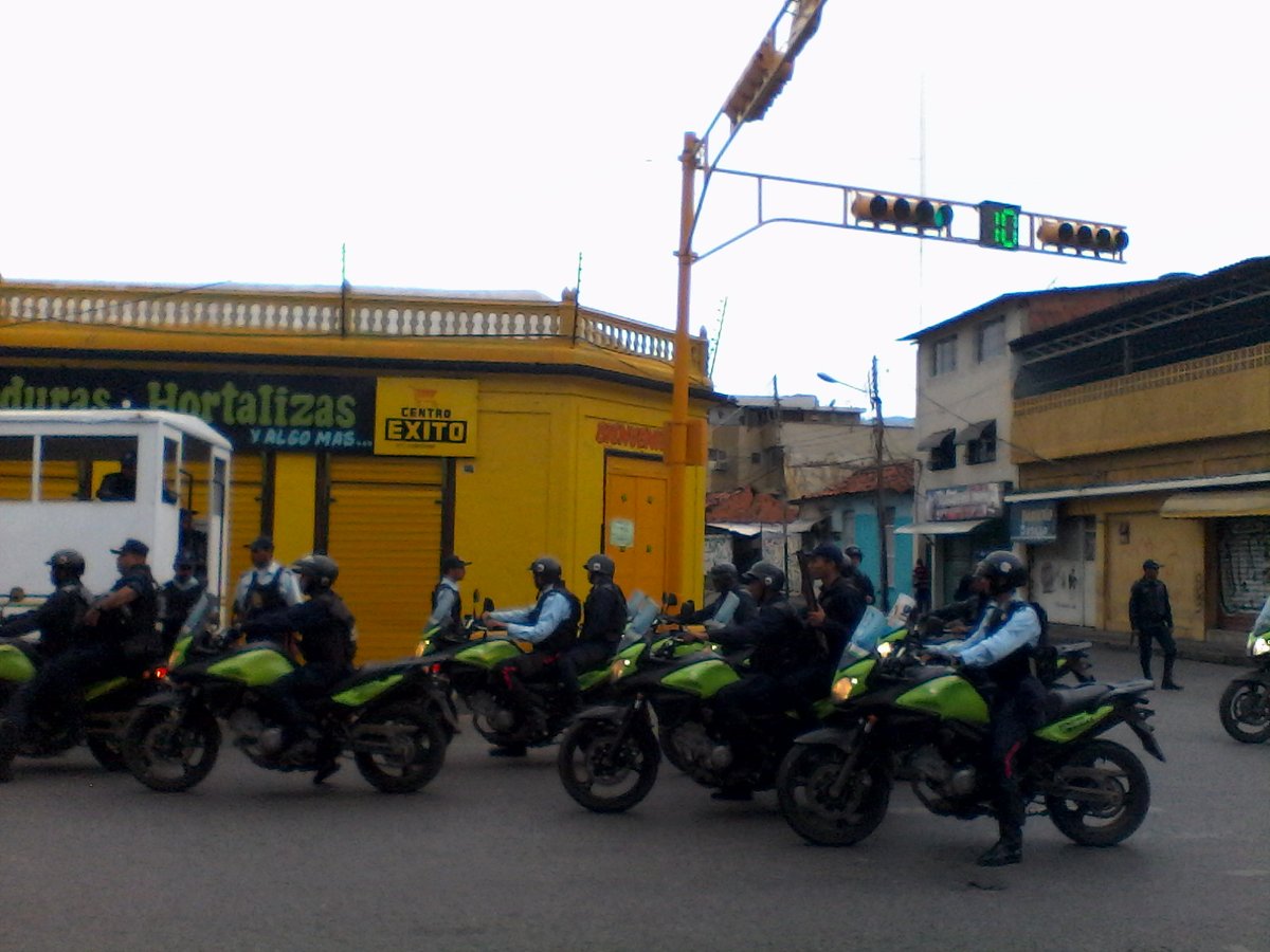 En Guárico la policía se ubicó en los alrededores del CNE #7S