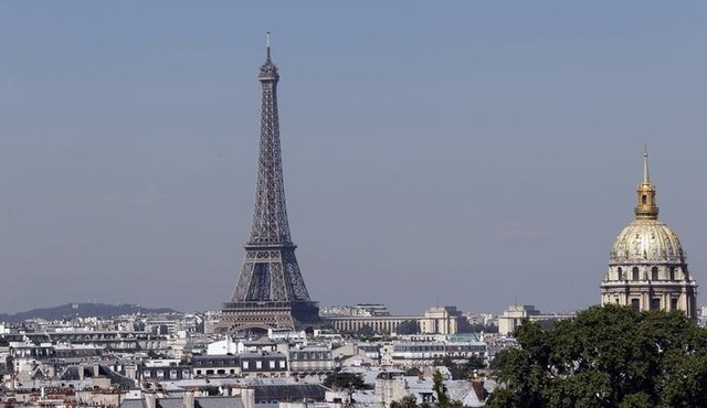 Atentados provocan caída récord en sector hotelero francés