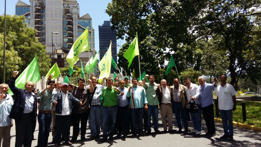 Copei protesta en las puertas del CNE contra condiciones del 20%