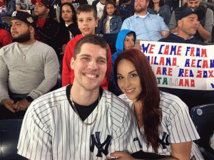 ¡Se le cayó el anillo! Cuando proponía matrimonio en el Yankee Stadium (Video)