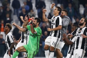 Juventus gana con doblete de Dybala y marca distancia con Roma y Nápoles