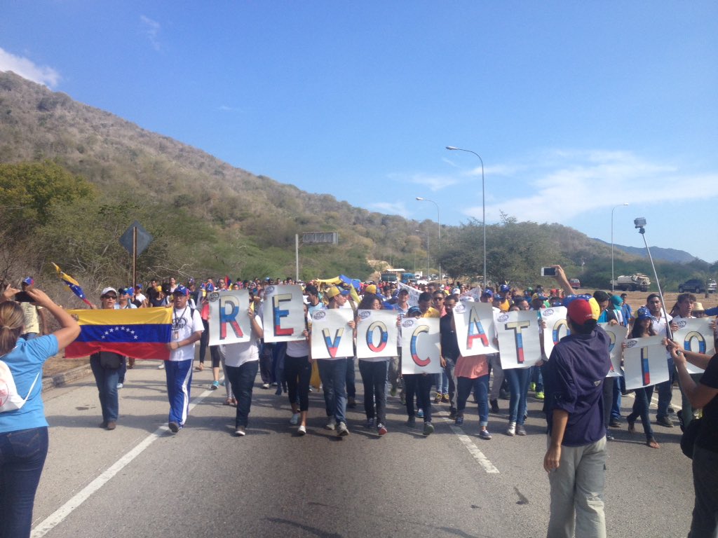 Estudiantes y sociedad civil dicen presente en #LaTomaDeVenezuela en Nueva Esparta (Fotos + video)