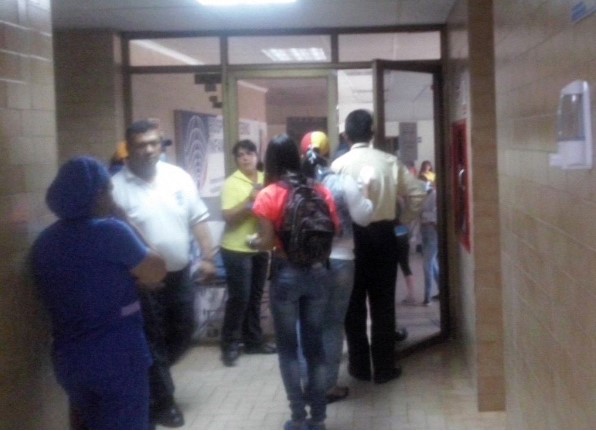 Colectivos atacan el Hospital Materno Infantil en Táchira donde eran atendidos manifestantes heridos (VIDEO)