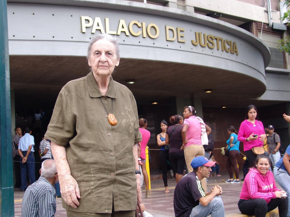 Jurate Rosales enfrenta demanda contra El Nuevo País