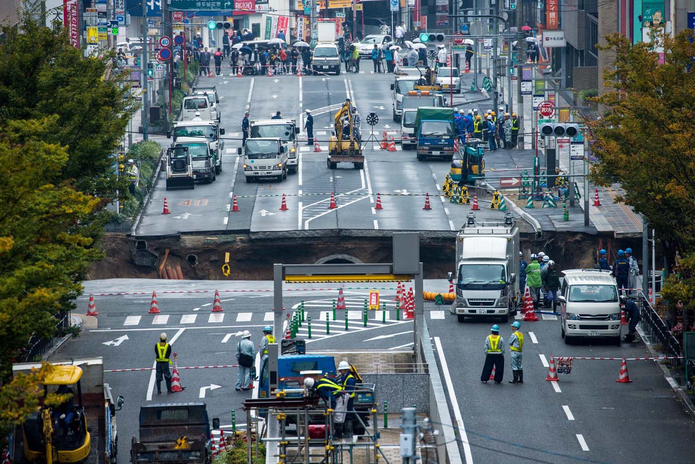 Se abrió un inmenso hueco entre dos avenidas en ciudad de Japón  (fotos)