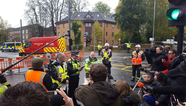 Al menos siete personas murieron y 50 resultaron heridos al descarrilarse un tranvía en Londres