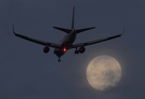 La demanda de pasajeros en el transporte aéreo mundial sube un 6,3% en 2016